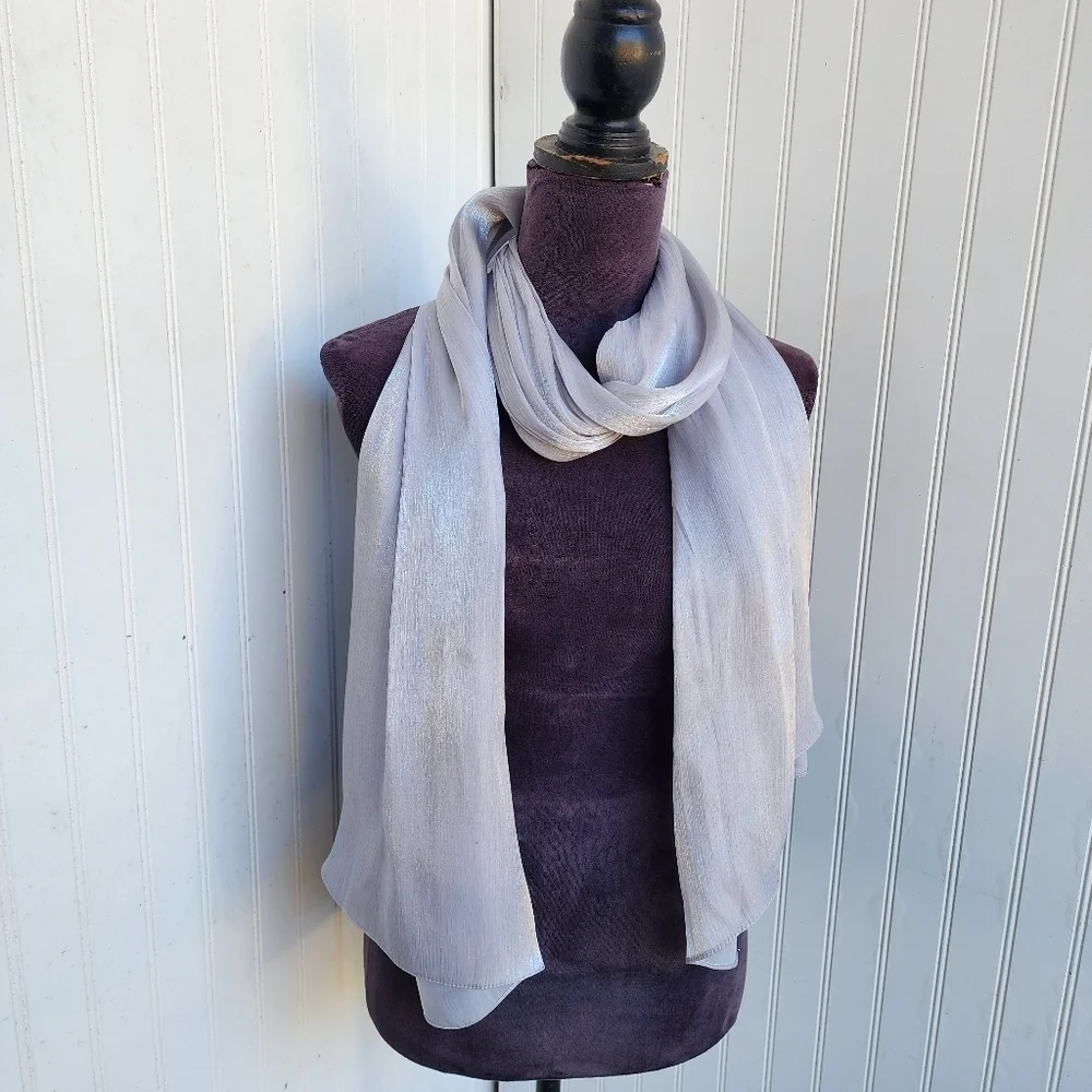 NWOT Women's Metallic Evening Scarf Wrap Light Crinkle Gray 28